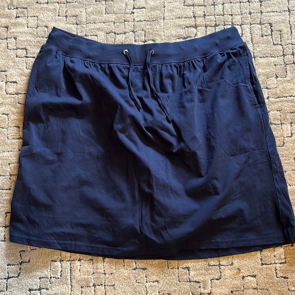 NWOT Easy Essentials Navy Skort - 2x